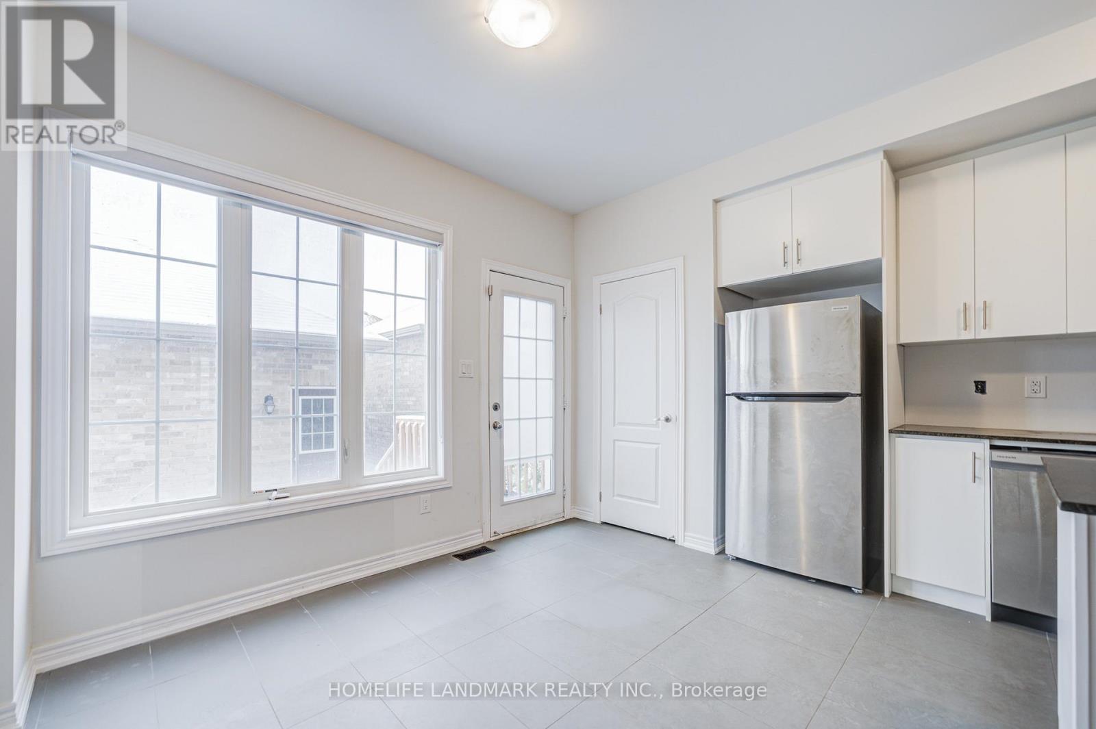 555 White's Hill Avenue, Markham, Ontario  L6B 1N9 - Photo 19 - N12527302