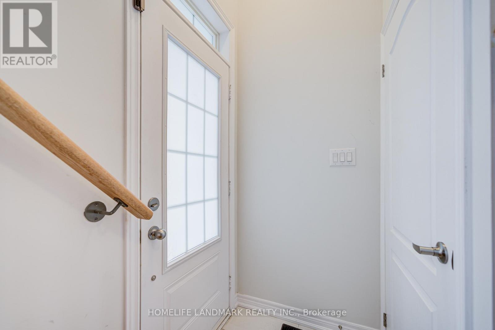 555 White's Hill Avenue, Markham, Ontario  L6B 1N9 - Photo 5 - N12527302