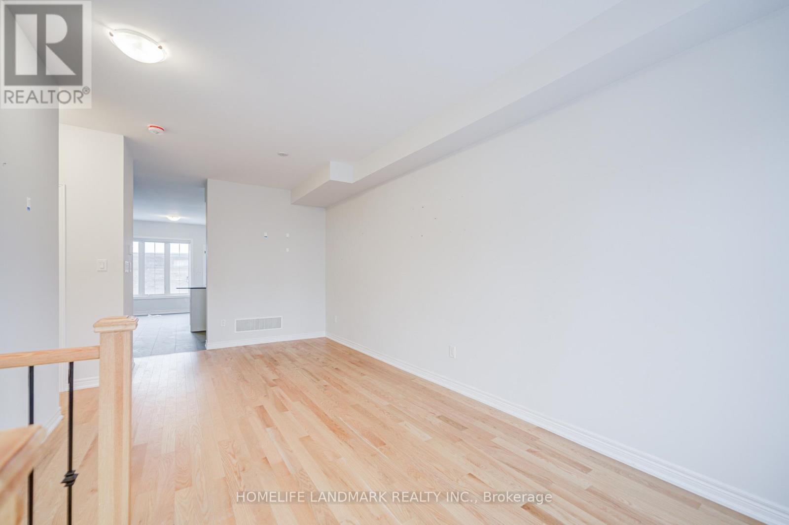 555 White's Hill Avenue, Markham, Ontario  L6B 1N9 - Photo 7 - N12527302