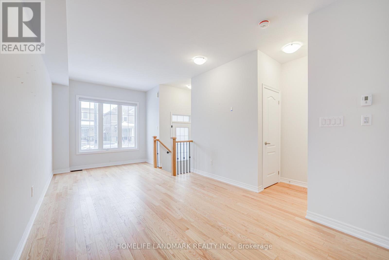 555 White's Hill Avenue, Markham, Ontario  L6B 1N9 - Photo 9 - N12527302