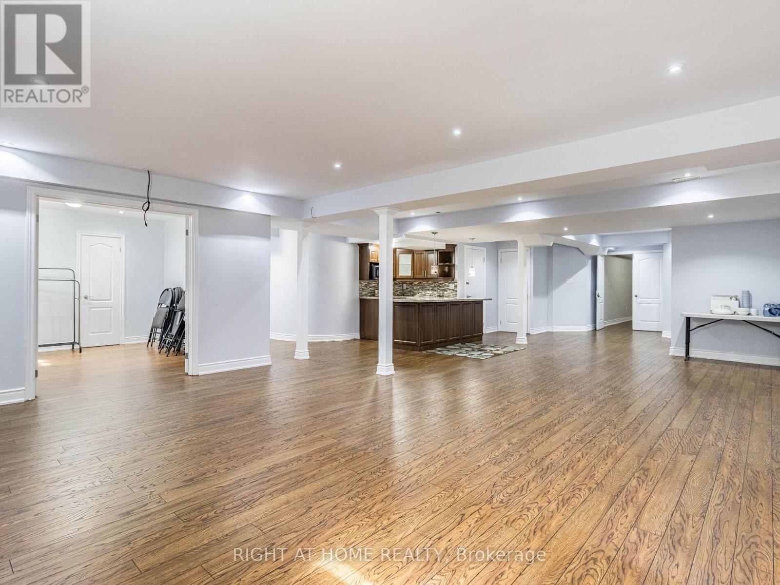 2340 Thruxton Drive, Oakville, Ontario  L6H 0C5 - Photo 35 - W12527296