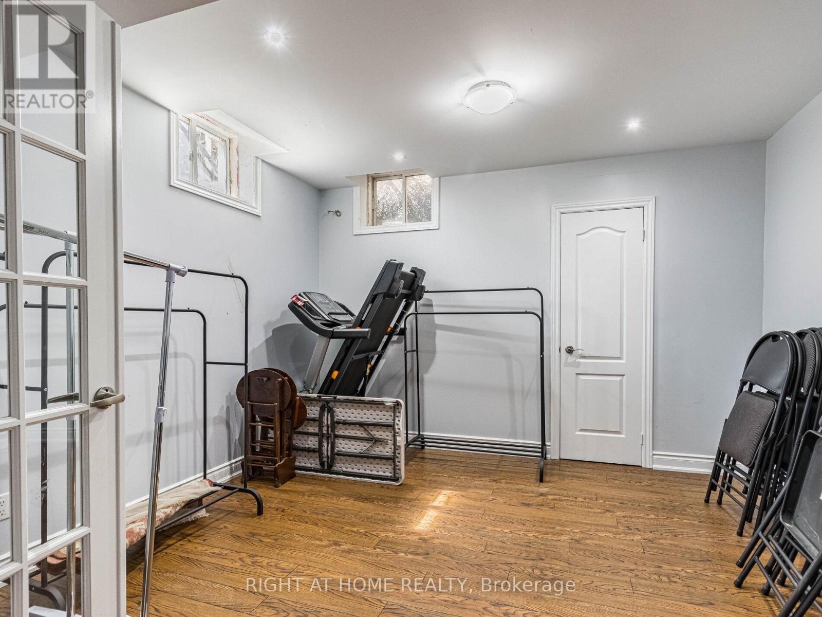 2340 Thruxton Drive, Oakville, Ontario  L6H 0C5 - Photo 37 - W12527296