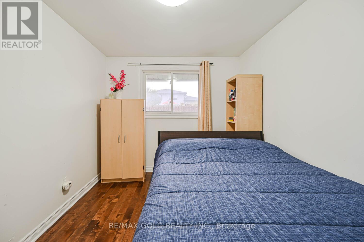 52 Crawford Drive, Brampton, Ontario  L6V 2C7 - Photo 20 - W12527304