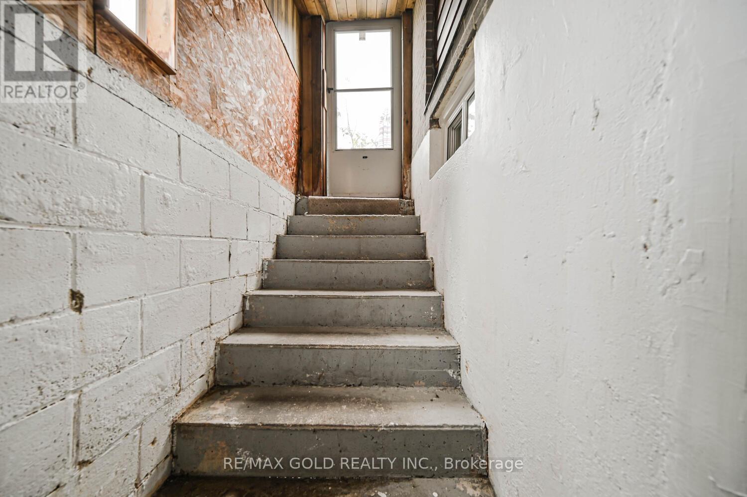 52 Crawford Drive, Brampton, Ontario  L6V 2C7 - Photo 29 - W12527304