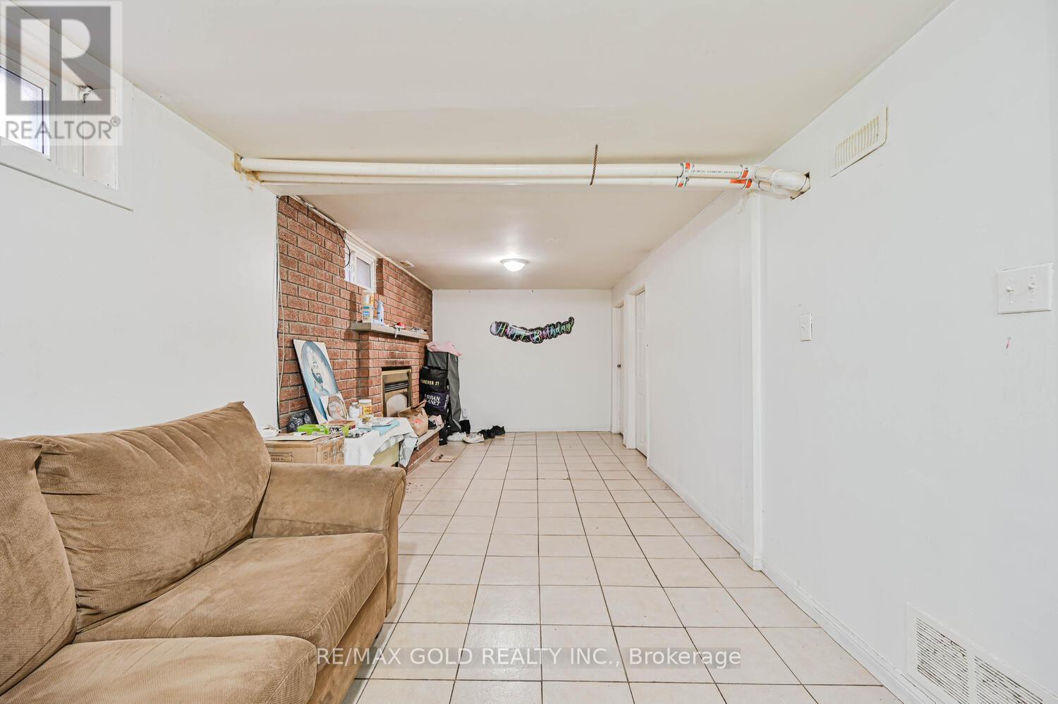 52 Crawford Drive, Brampton, Ontario  L6V 2C7 - Photo 32 - W12527304