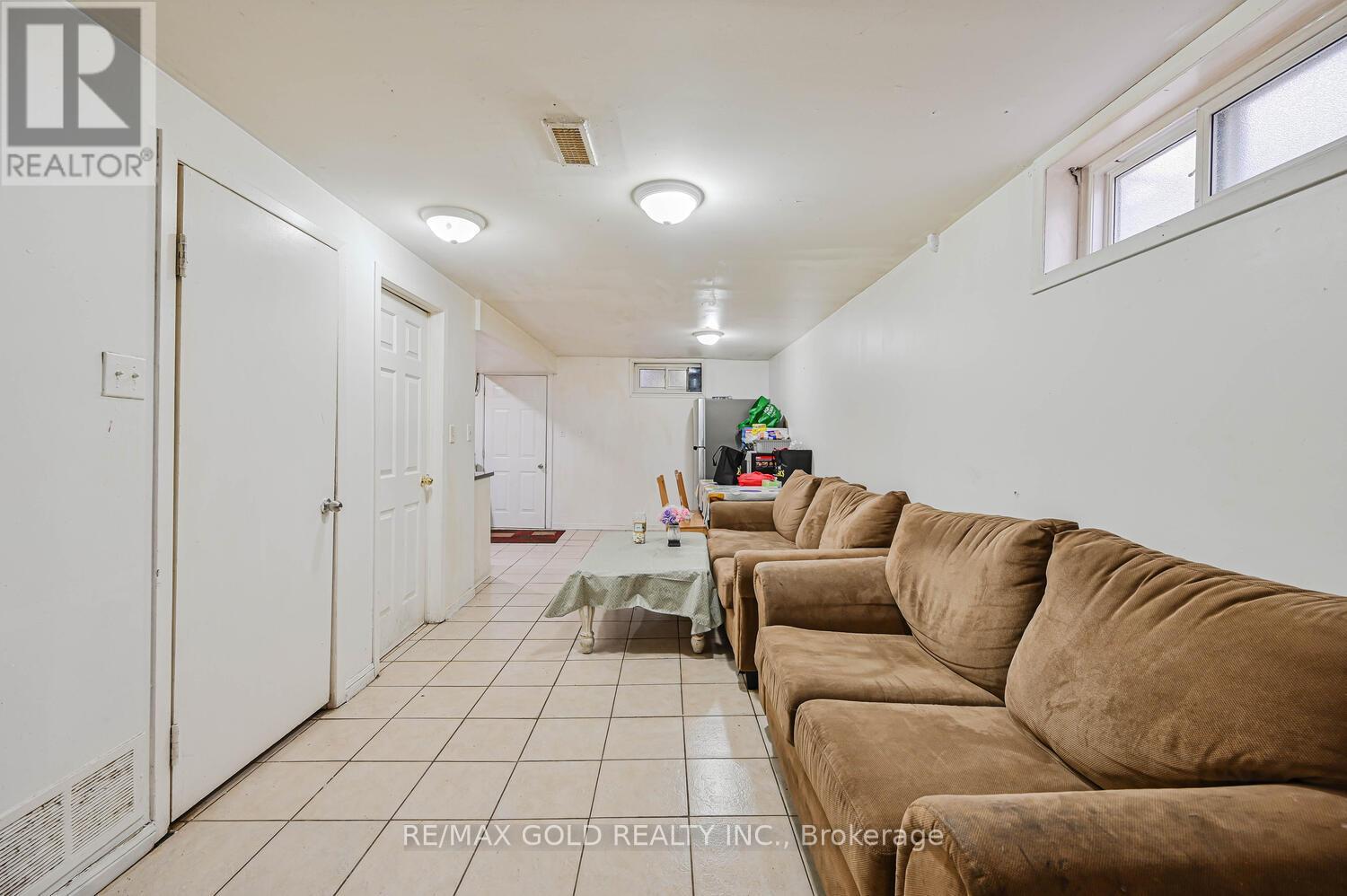 52 Crawford Drive, Brampton, Ontario  L6V 2C7 - Photo 35 - W12527304