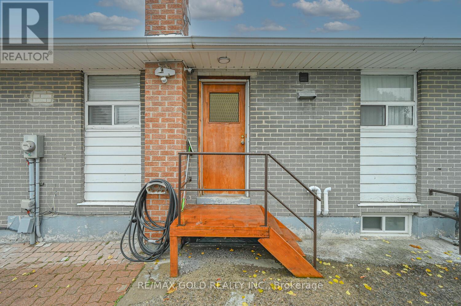 52 Crawford Drive, Brampton, Ontario  L6V 2C7 - Photo 39 - W12527304