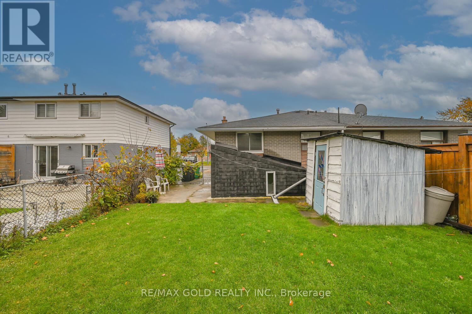 52 Crawford Drive, Brampton, Ontario  L6V 2C7 - Photo 41 - W12527304