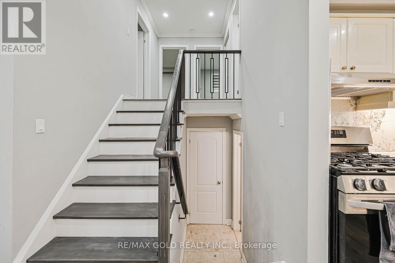 3724 Darla Drive, Mississauga, Ontario  L4T 2C9 - Photo 14 - W12526664