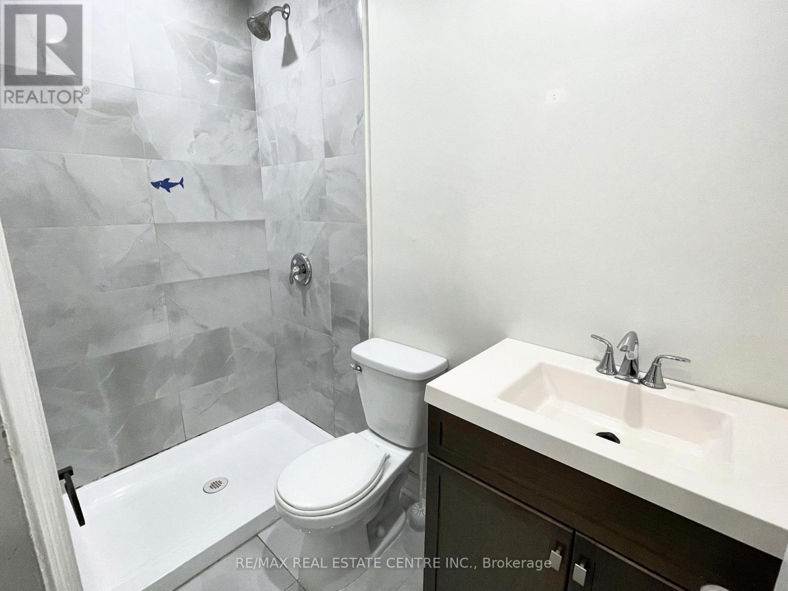 Legal Basement - 5866 Valley Way, Niagara Falls, Ontario  L2E 1Y1 - Photo 5 - X12527308