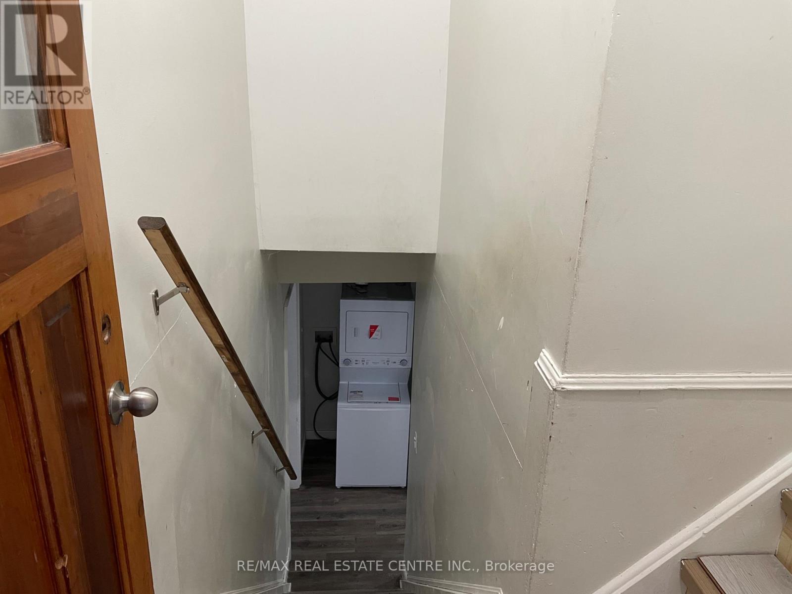 Legal Basement - 5866 Valley Way, Niagara Falls, Ontario  L2E 1Y1 - Photo 7 - X12527308