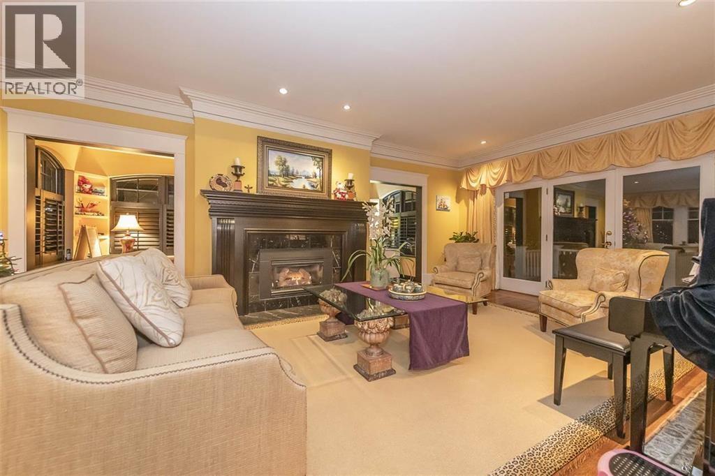 4XXX BEVERLY CRESCENT, vancouver, British Columbia