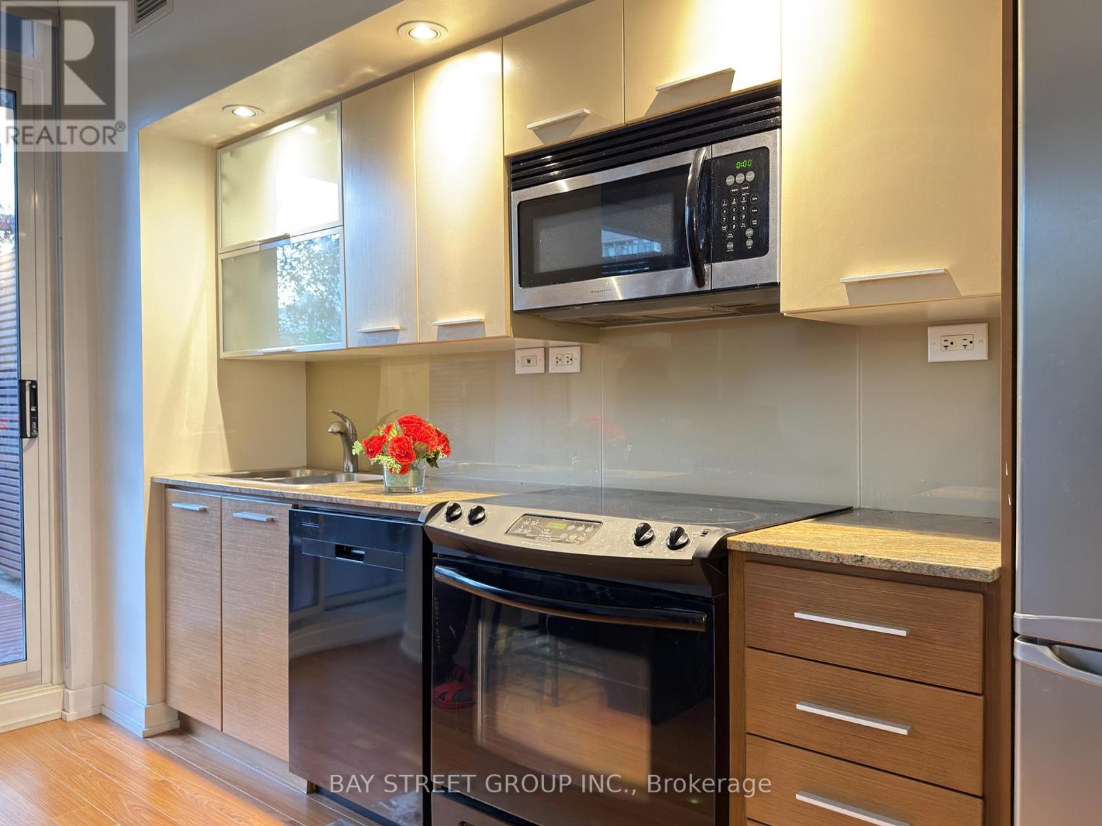 238 - 8 Telegram Mews, Toronto, Ontario  M5V 3V4 - Photo 9 - C12527322