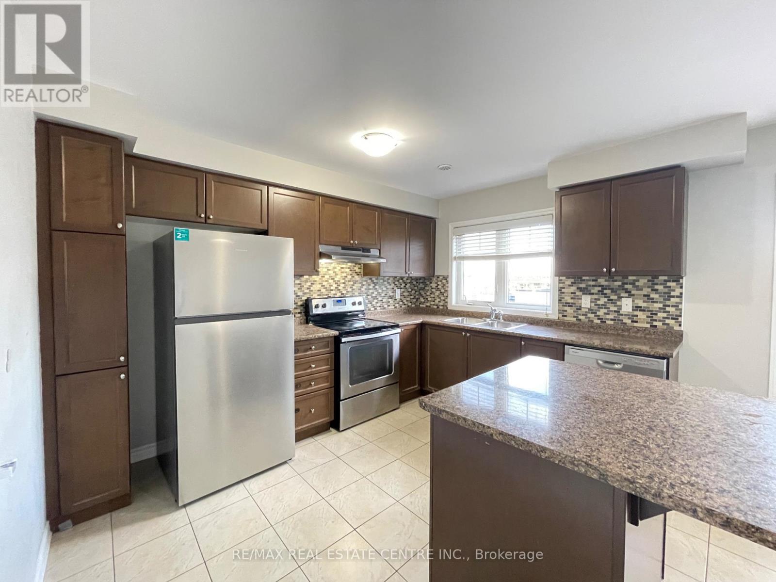 14 Quillberry Close, Brampton, Ontario  L7A 4N8 - Photo 12 - W12527314