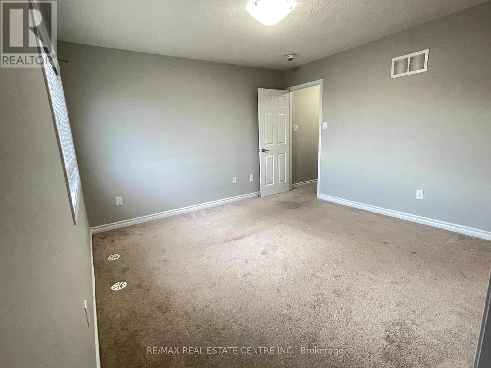 14 Quillberry Close, Brampton, Ontario  L7A 4N8 - Photo 14 - W12527314