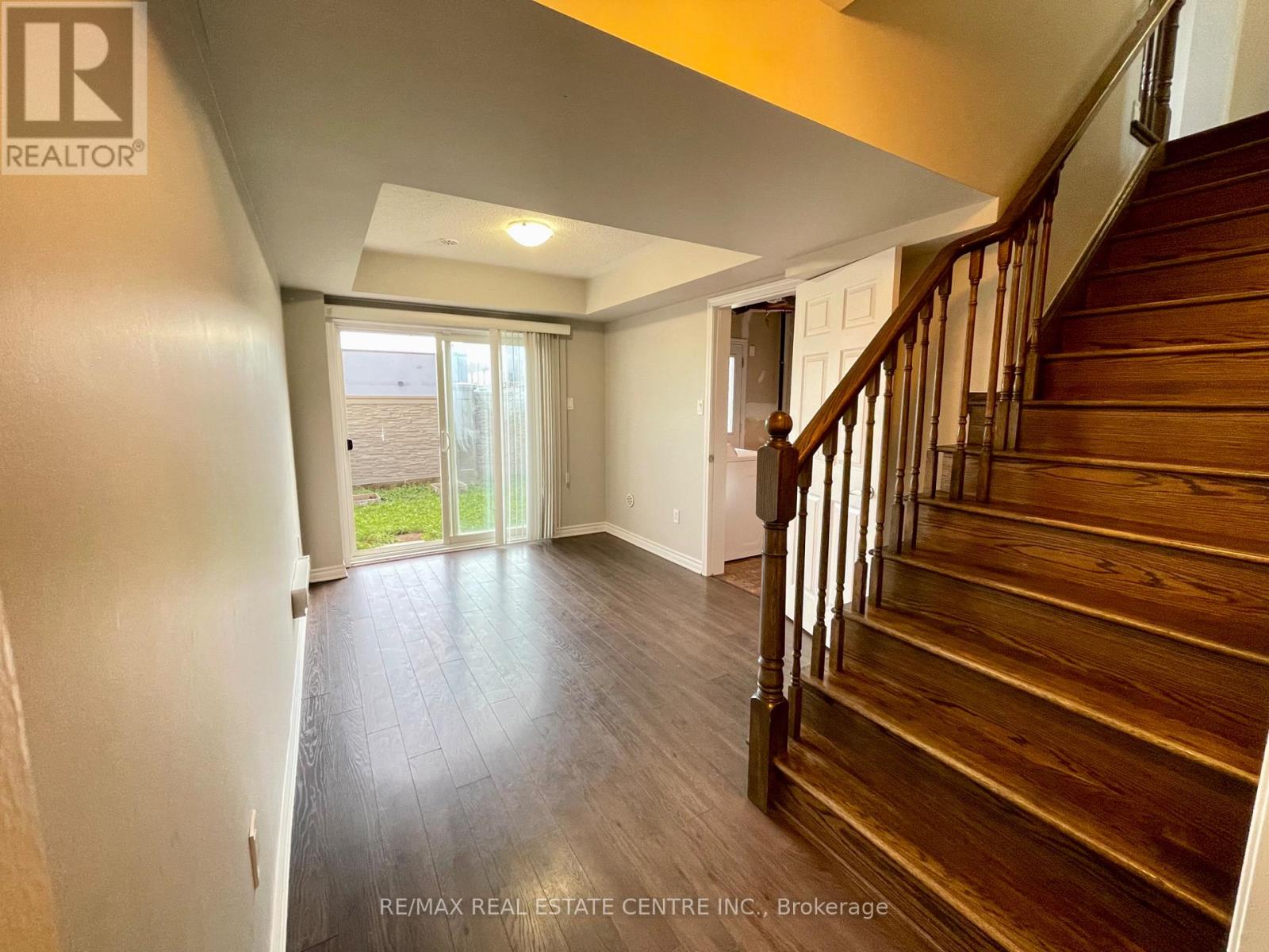 14 Quillberry Close, Brampton, Ontario  L7A 4N8 - Photo 5 - W12527314