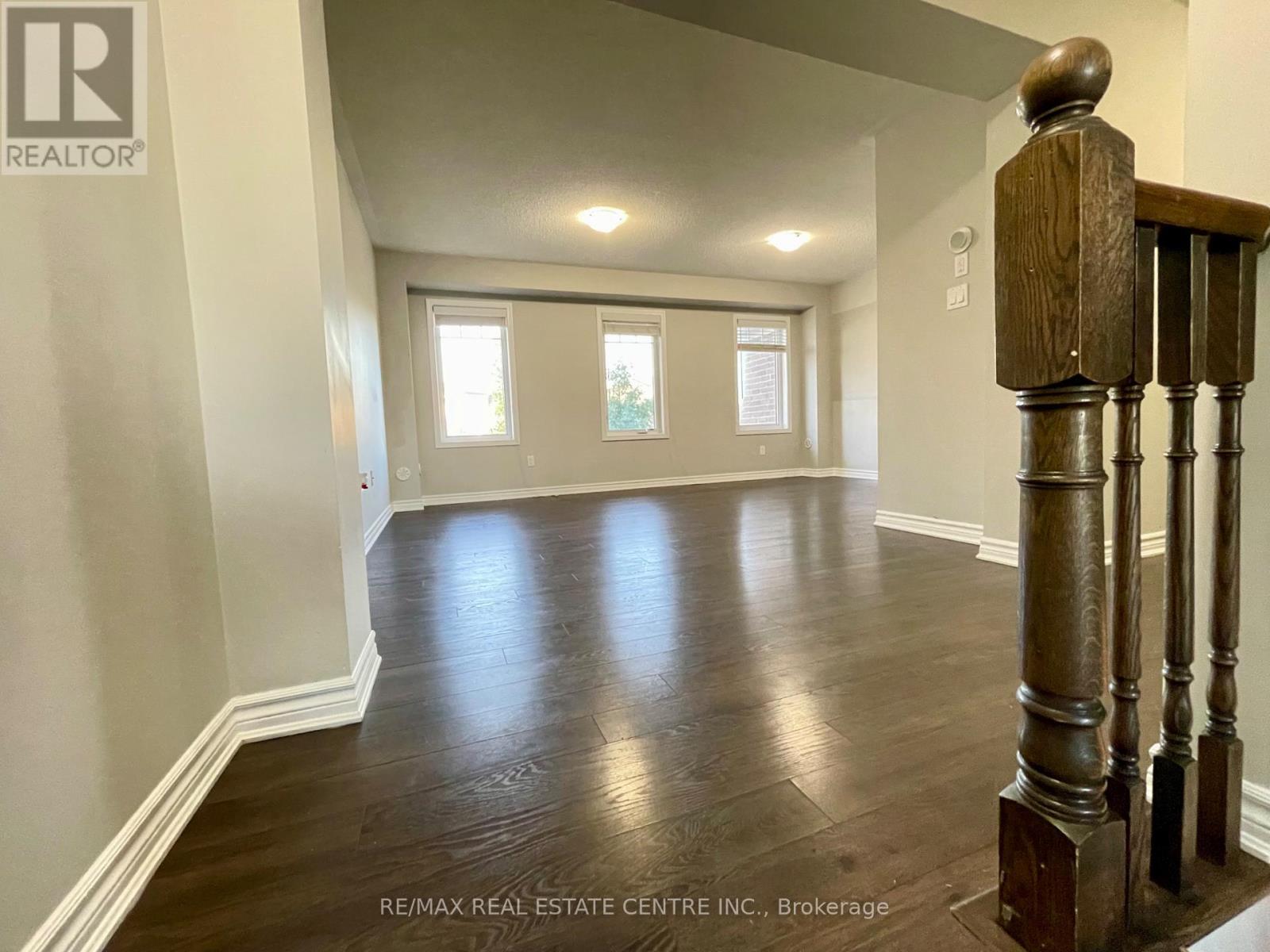 14 Quillberry Close, Brampton, Ontario  L7A 4N8 - Photo 7 - W12527314