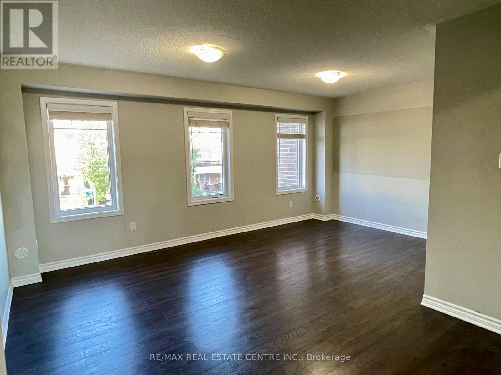 14 Quillberry Close, Brampton, Ontario  L7A 4N8 - Photo 8 - W12527314