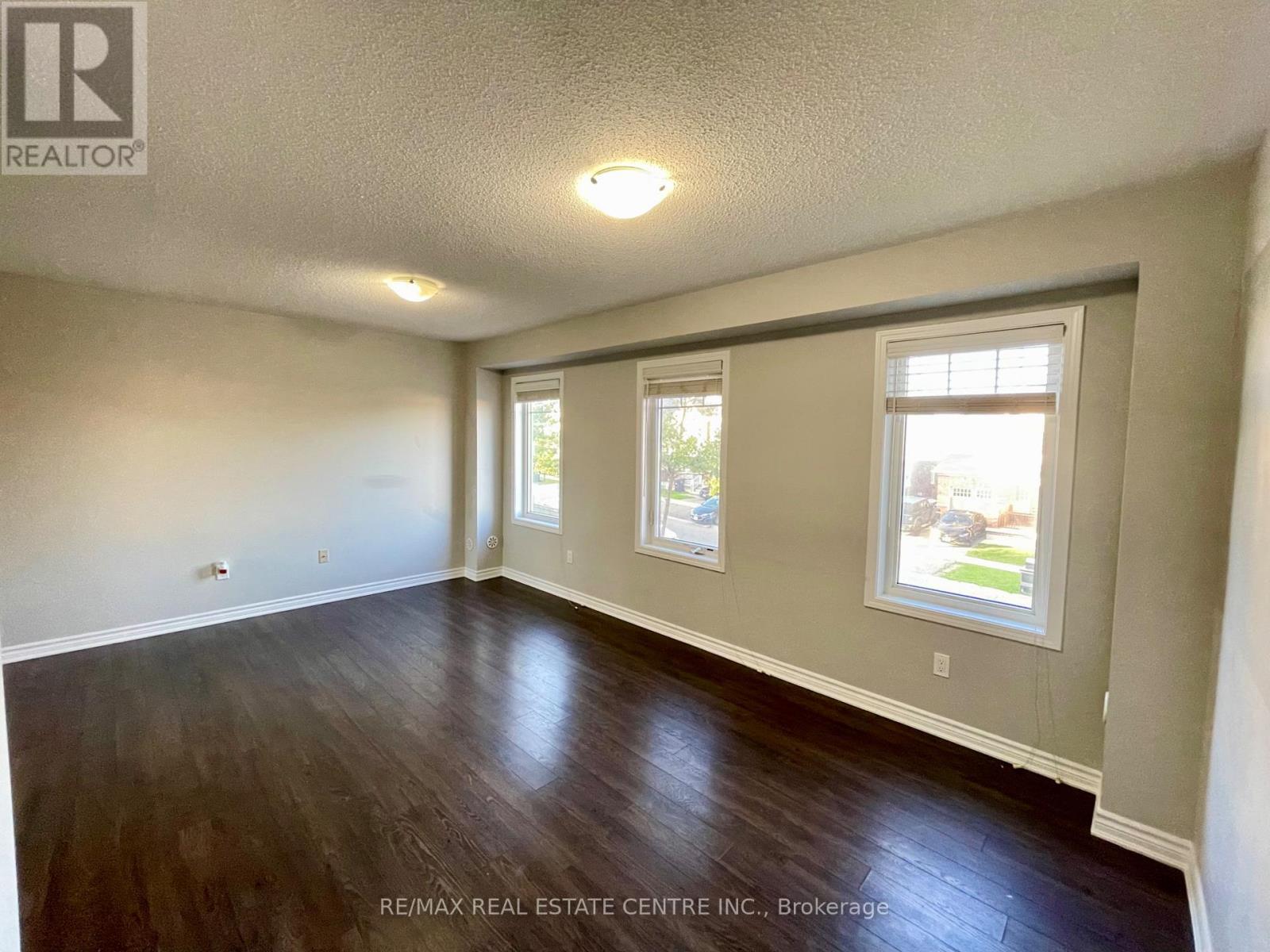 14 Quillberry Close, Brampton, Ontario  L7A 4N8 - Photo 9 - W12527314