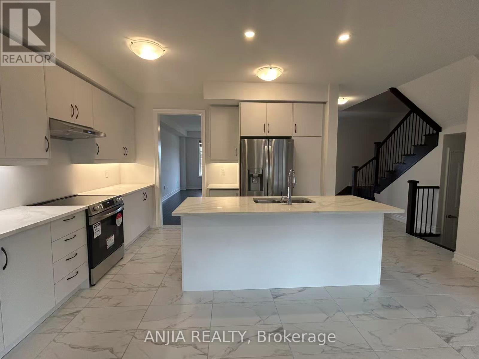 13 Albert Newell Drive, Markham, Ontario  L6B 1R8 - Photo 4 - N12527330