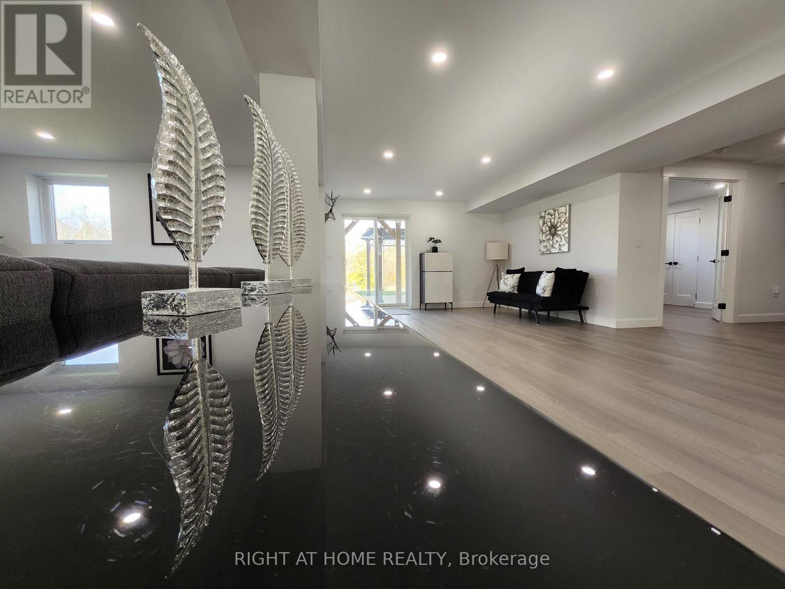 84 Diamond Valley Drive, Oro-Medonte, Ontario  L0L 2E0 - Photo 33 - S12527326