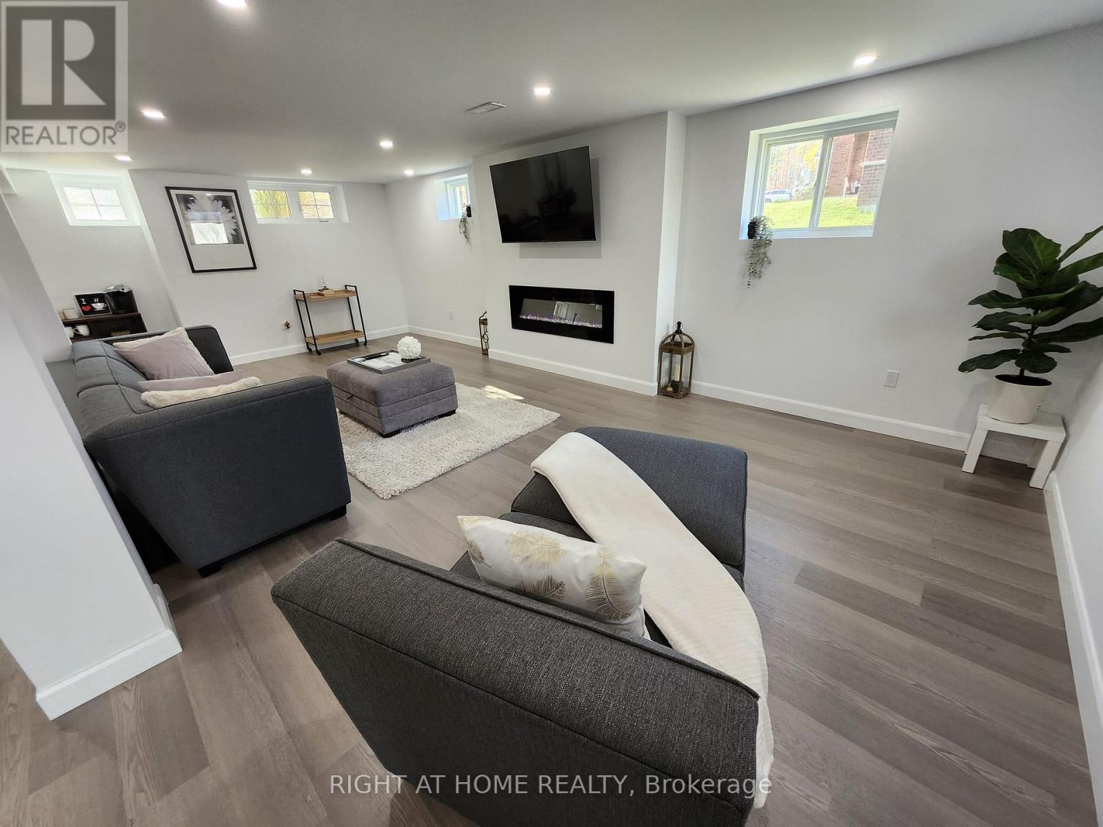 84 Diamond Valley Drive, Oro-Medonte, Ontario  L0L 2E0 - Photo 34 - S12527326