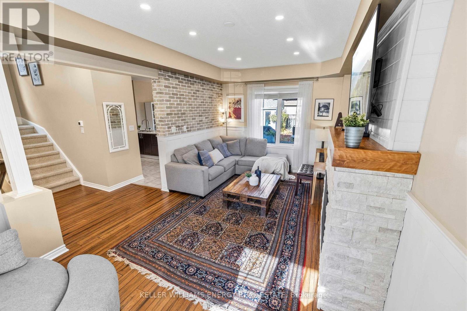 71 Sandford Crescent, Whitby, Ontario L1R 2S1 - Photo 11 - E12527344