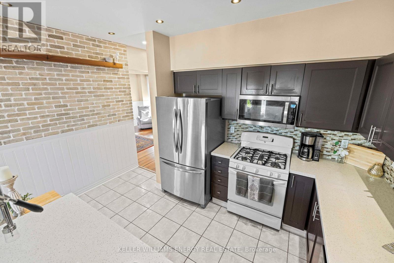 71 Sandford Crescent, Whitby, Ontario L1R 2S1 - Photo 13 - E12527344