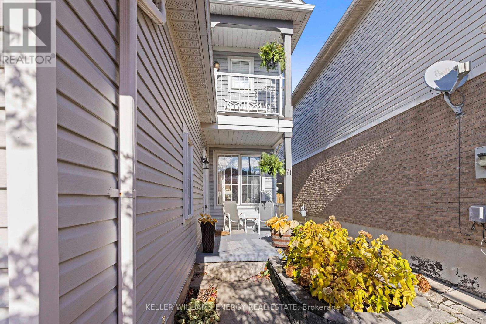 71 Sandford Crescent, Whitby, Ontario L1R 2S1 - Photo 4 - E12527344