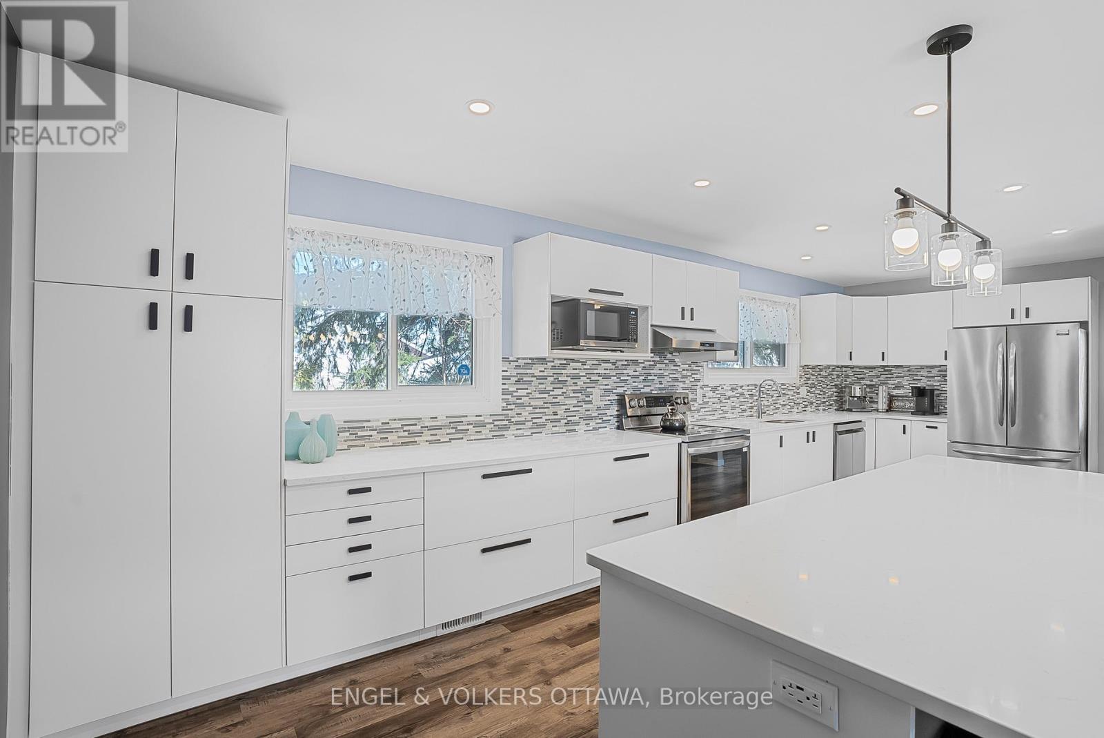 1427 Rosebella Avenue, Ottawa, Ontario  K1T 1E5 - Photo 11 - X12527334