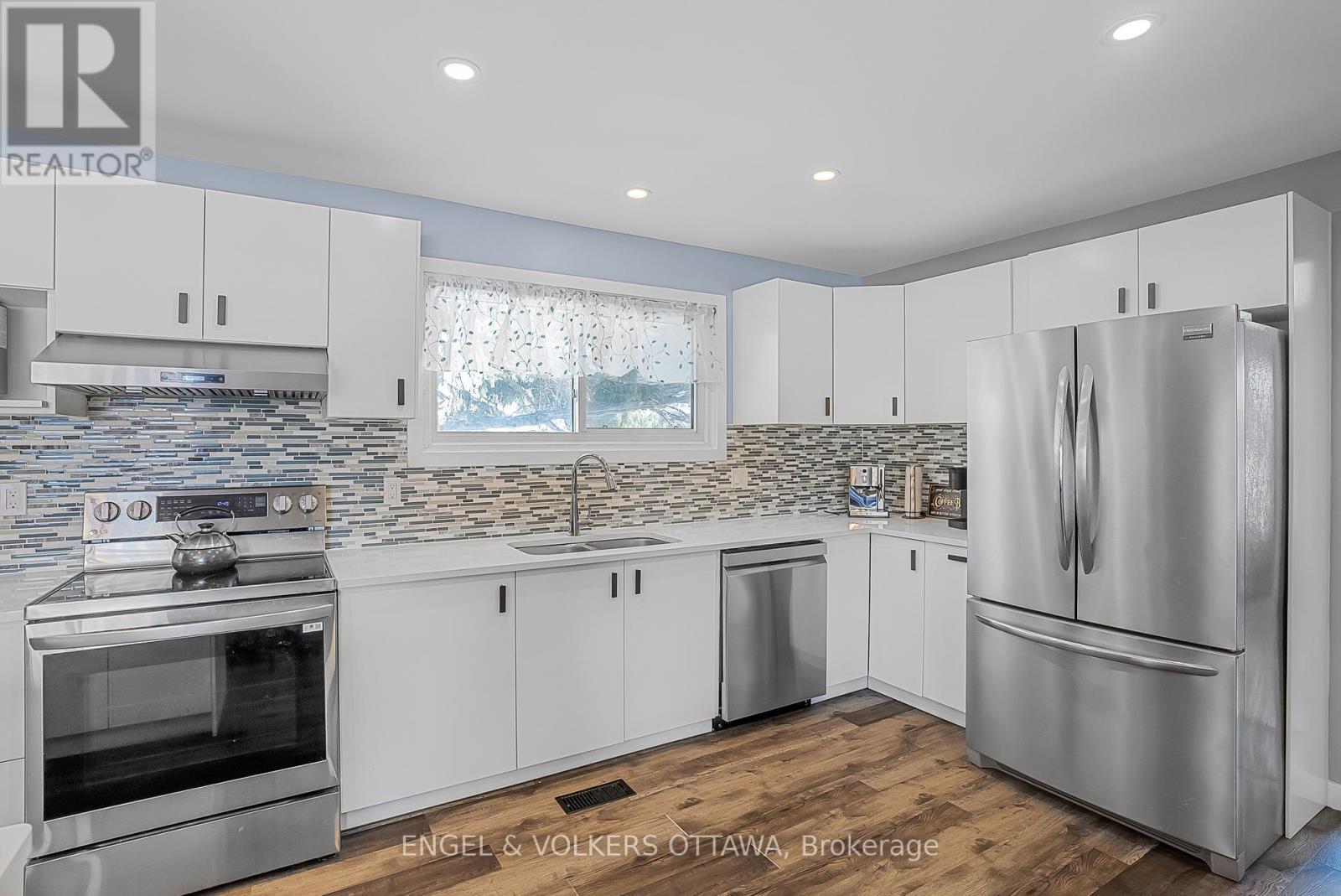 1427 Rosebella Avenue, Ottawa, Ontario  K1T 1E5 - Photo 14 - X12527334