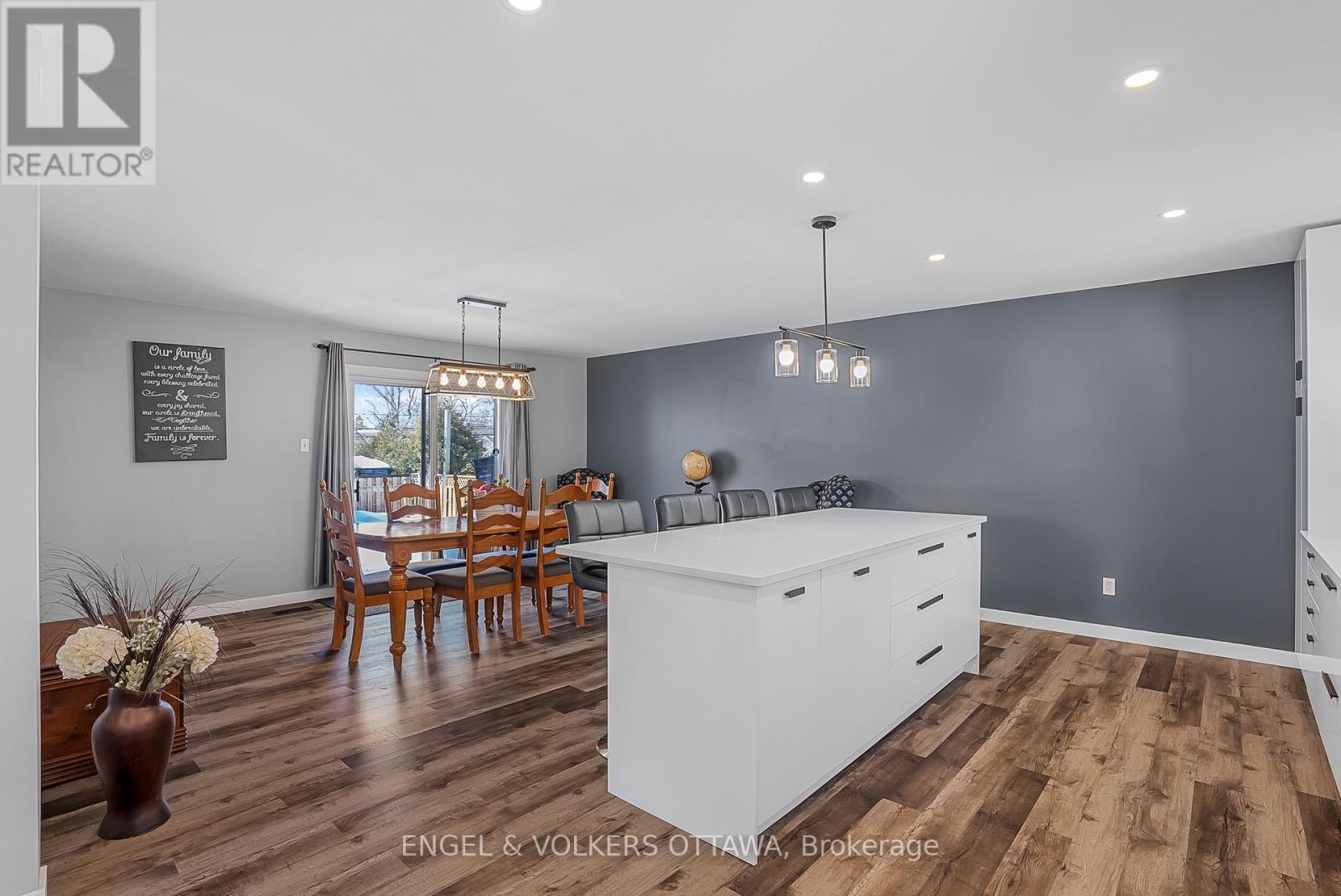 1427 Rosebella Avenue, Ottawa, Ontario  K1T 1E5 - Photo 17 - X12527334