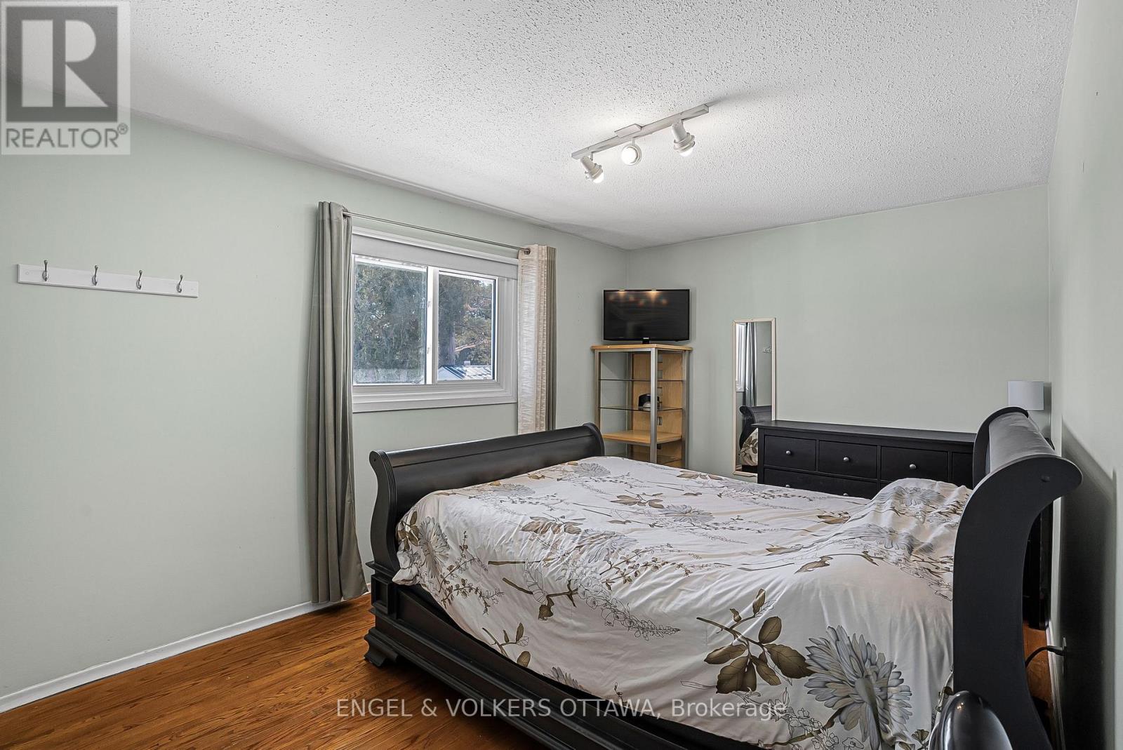 1427 Rosebella Avenue, Ottawa, Ontario  K1T 1E5 - Photo 26 - X12527334