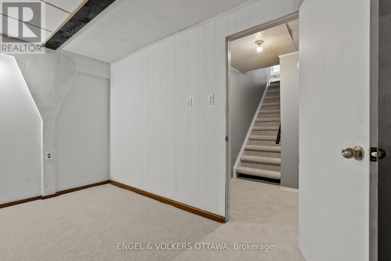 1427 Rosebella Avenue, Ottawa, Ontario  K1T 1E5 - Photo 31 - X12527334