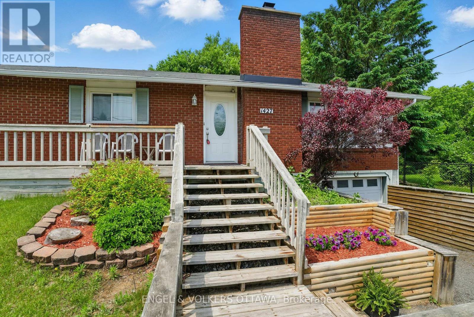 1427 Rosebella Avenue, Ottawa, Ontario  K1T 1E5 - Photo 5 - X12527334