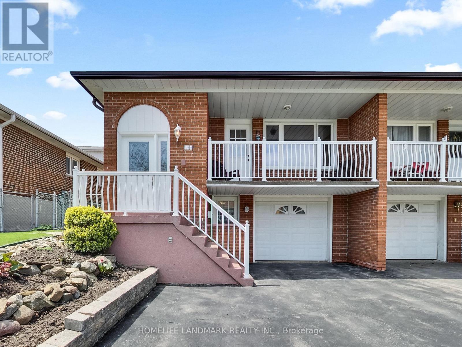 MAIN UNIT - 219 SHAWNEE CIRCLE, Toronto, Ontario