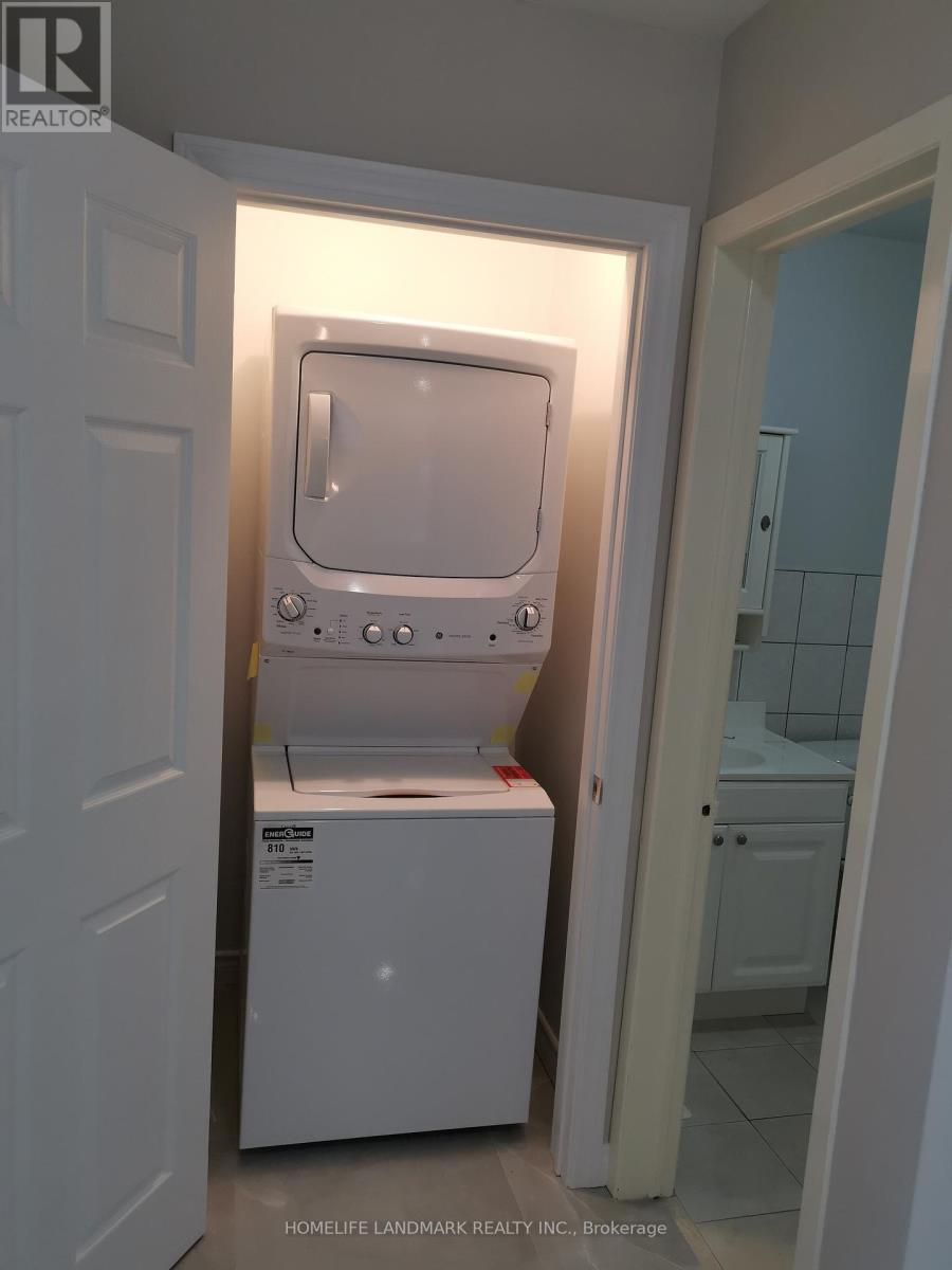 Main Unit - 219 Shawnee Circle, Toronto, Ontario  M2H 2Y3 - Photo 8 - C12527356