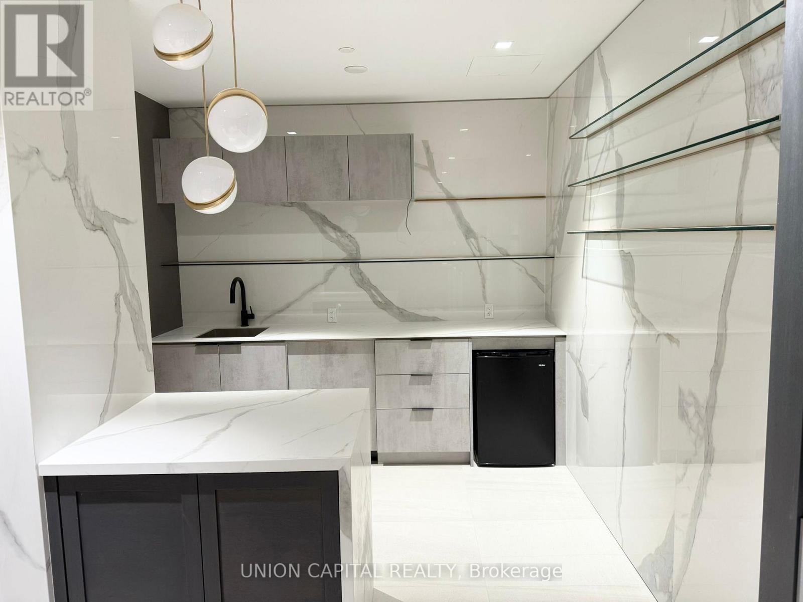 1310 - 127 Broadway Avenue, Toronto, Ontario  M4P 1V8 - Photo 16 - C12527364