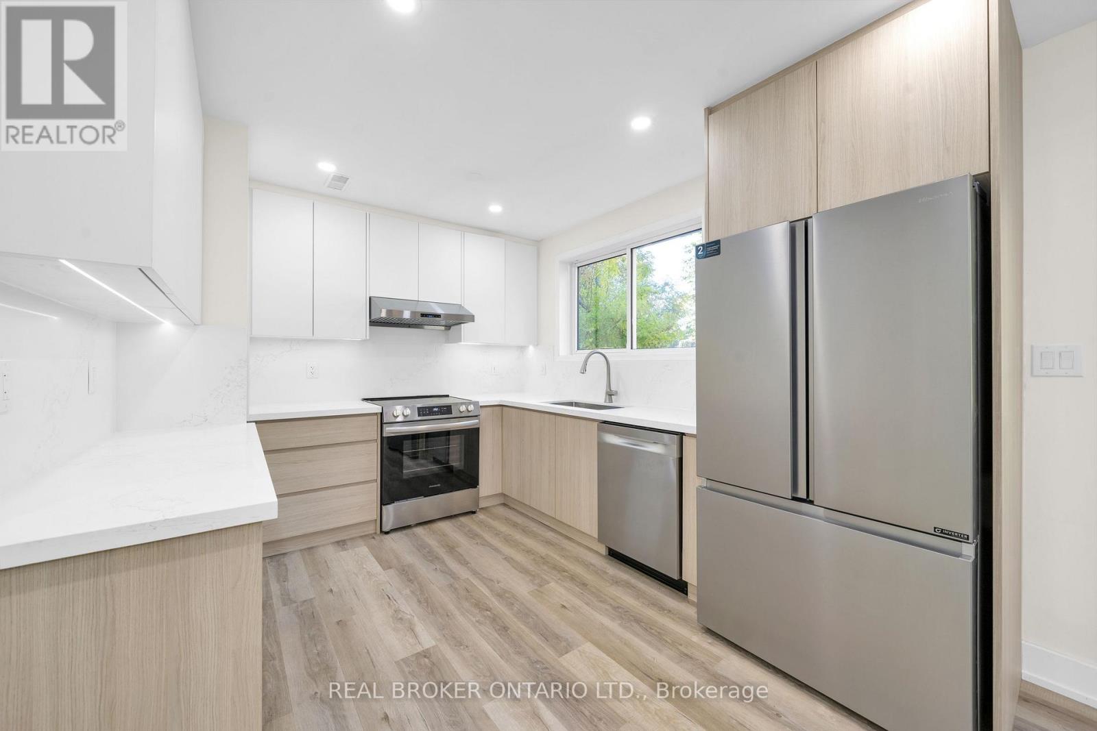 36 Marthclare Avenue, Toronto, Ontario  M3A 1E2 - Photo 11 - C12527390