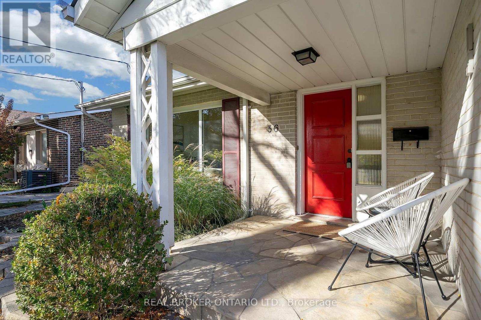 36 Marthclare Avenue, Toronto, Ontario  M3A 1E2 - Photo 4 - C12527390