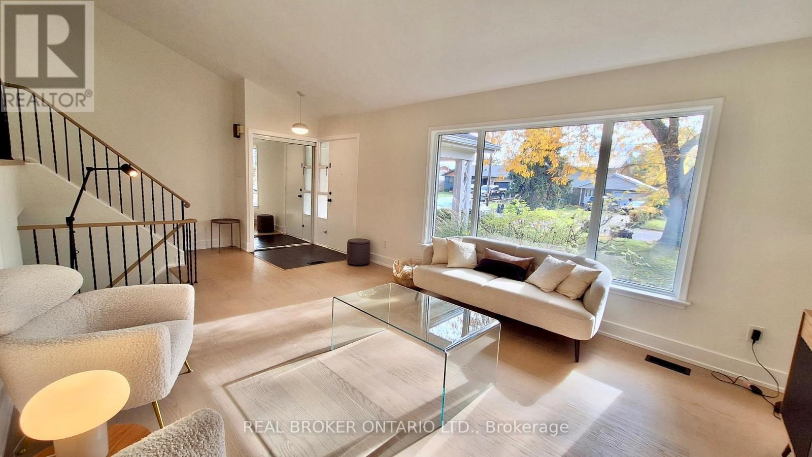 36 Marthclare Avenue, Toronto, Ontario  M3A 1E2 - Photo 6 - C12527390