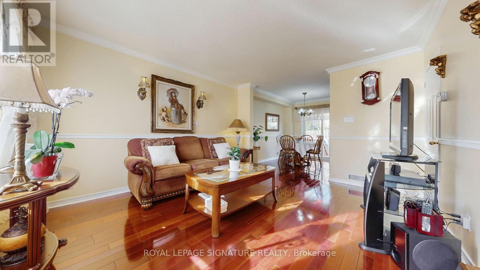 740 Kennedy Road, Toronto, Ontario  M1K 2C5 - Photo 3 - E12527346