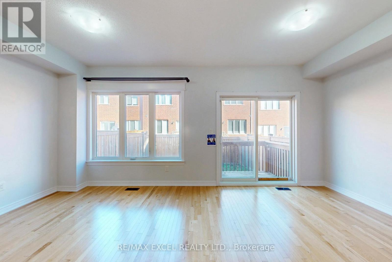 14 Twinflower Lane, Richmond Hill, Ontario  L4E 1E7 - Photo 12 - N12527362