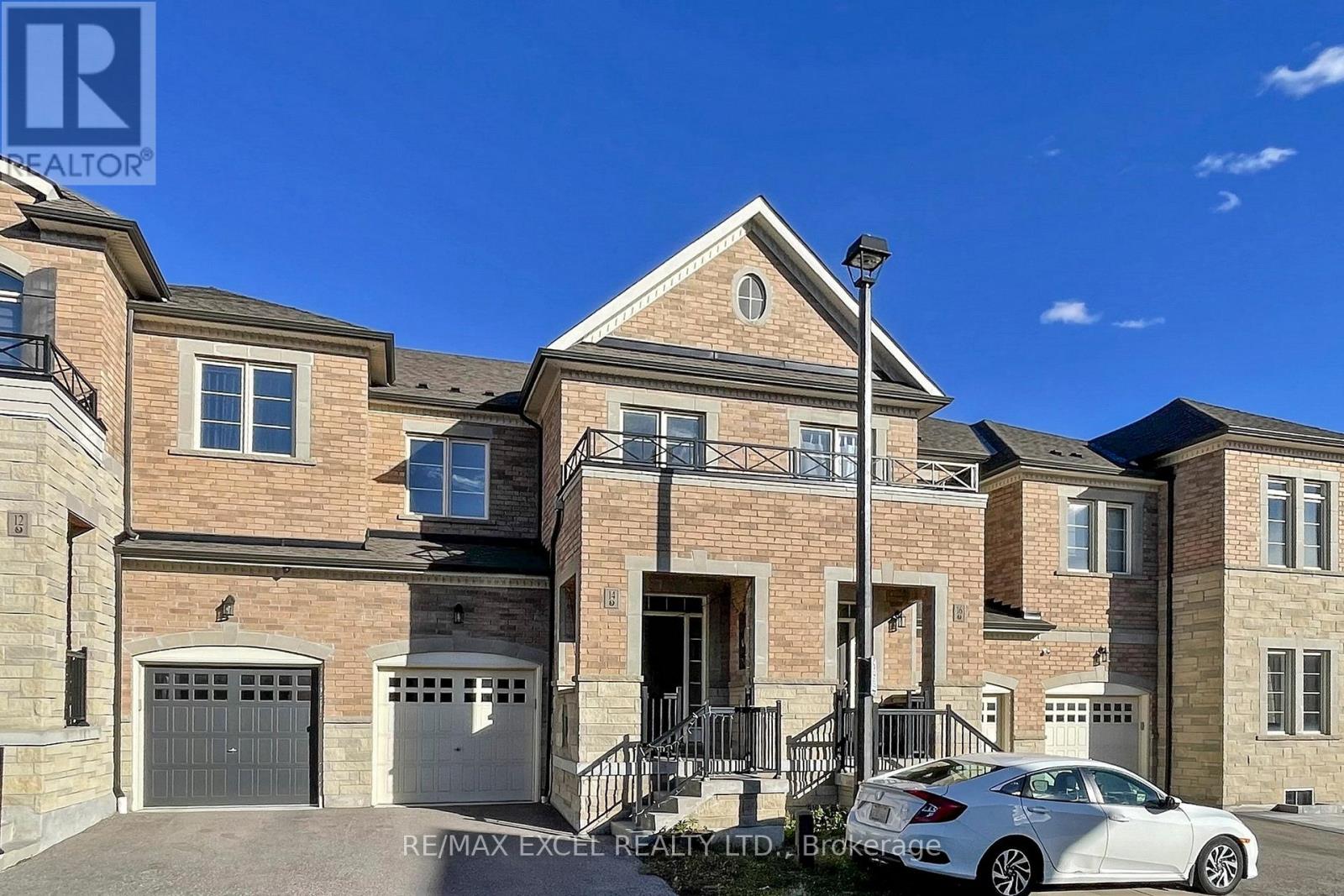 14 Twinflower Lane, Richmond Hill, Ontario  L4E 1E7 - Photo 4 - N12527362