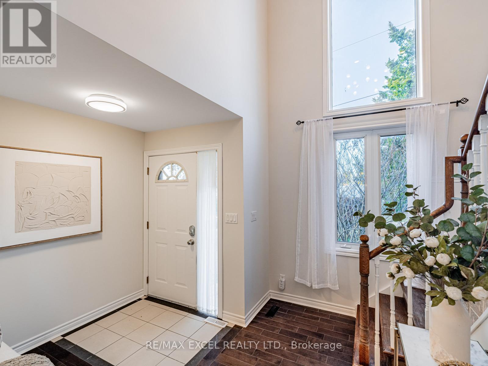 299 Pasadena Drive, Georgina, Ontario  L4P 2Z1 - Photo 2 - N12527368