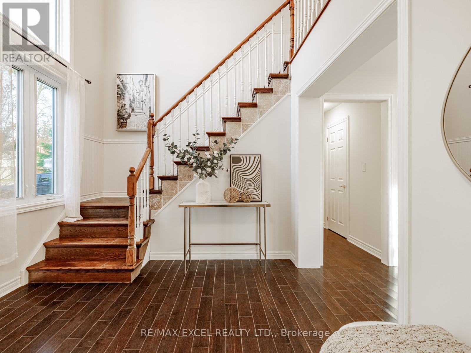 299 Pasadena Drive, Georgina, Ontario  L4P 2Z1 - Photo 5 - N12527368