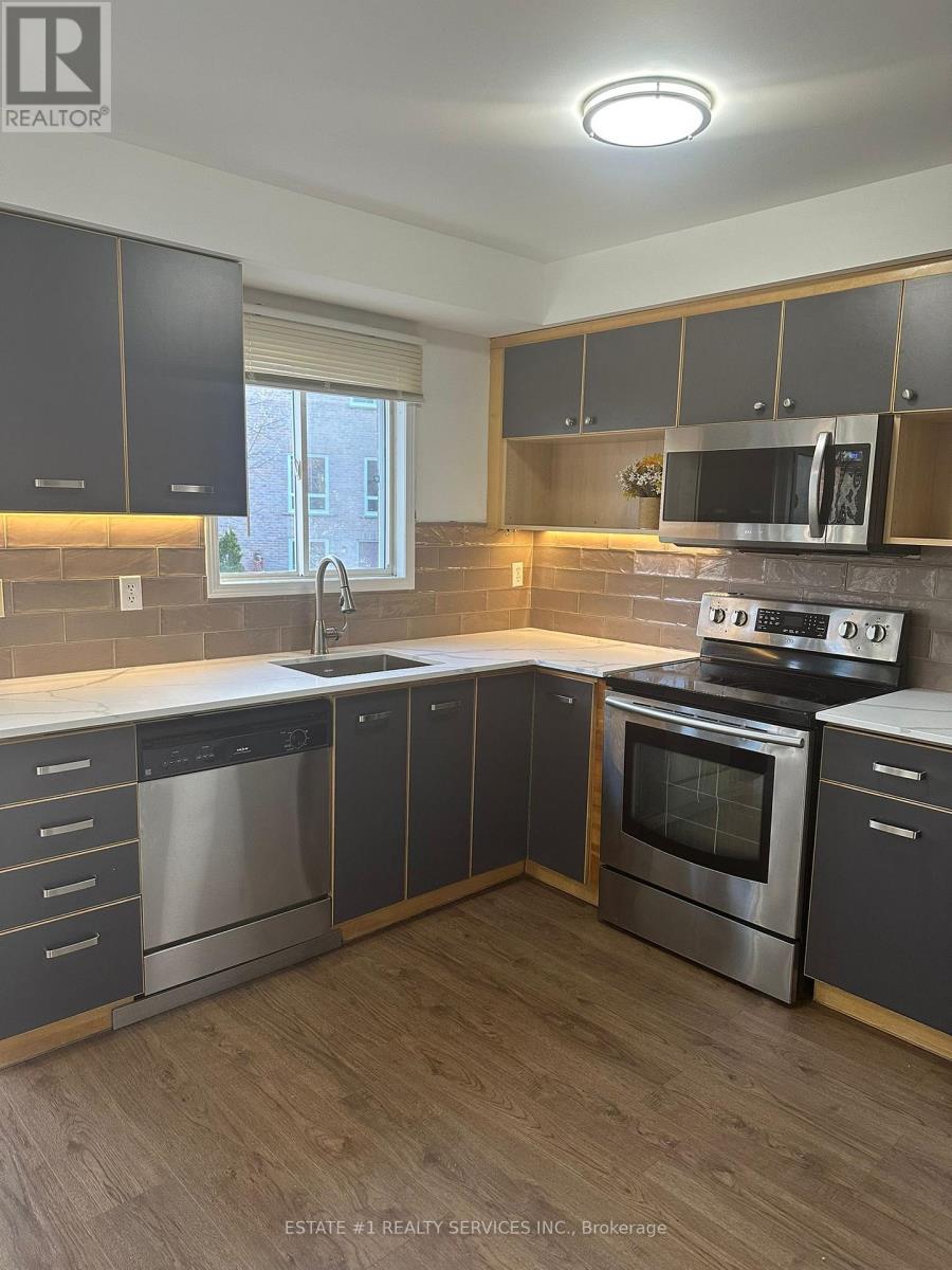 12 Rougehaven Way, Markham, Ontario L3P 7W5 - Photo 13 - N12527374