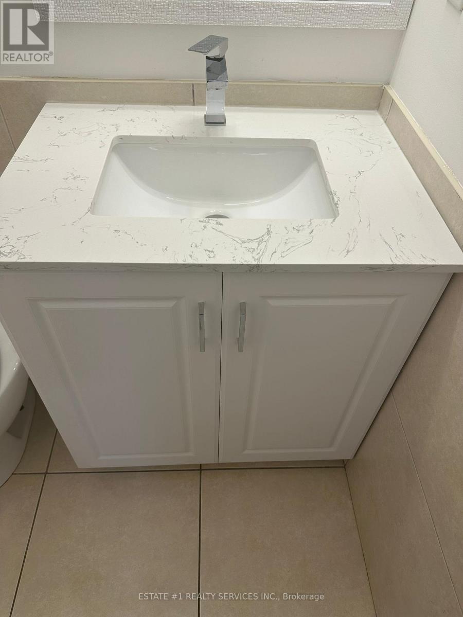 12 Rougehaven Way, Markham, Ontario L3P 7W5 - Photo 14 - N12527374