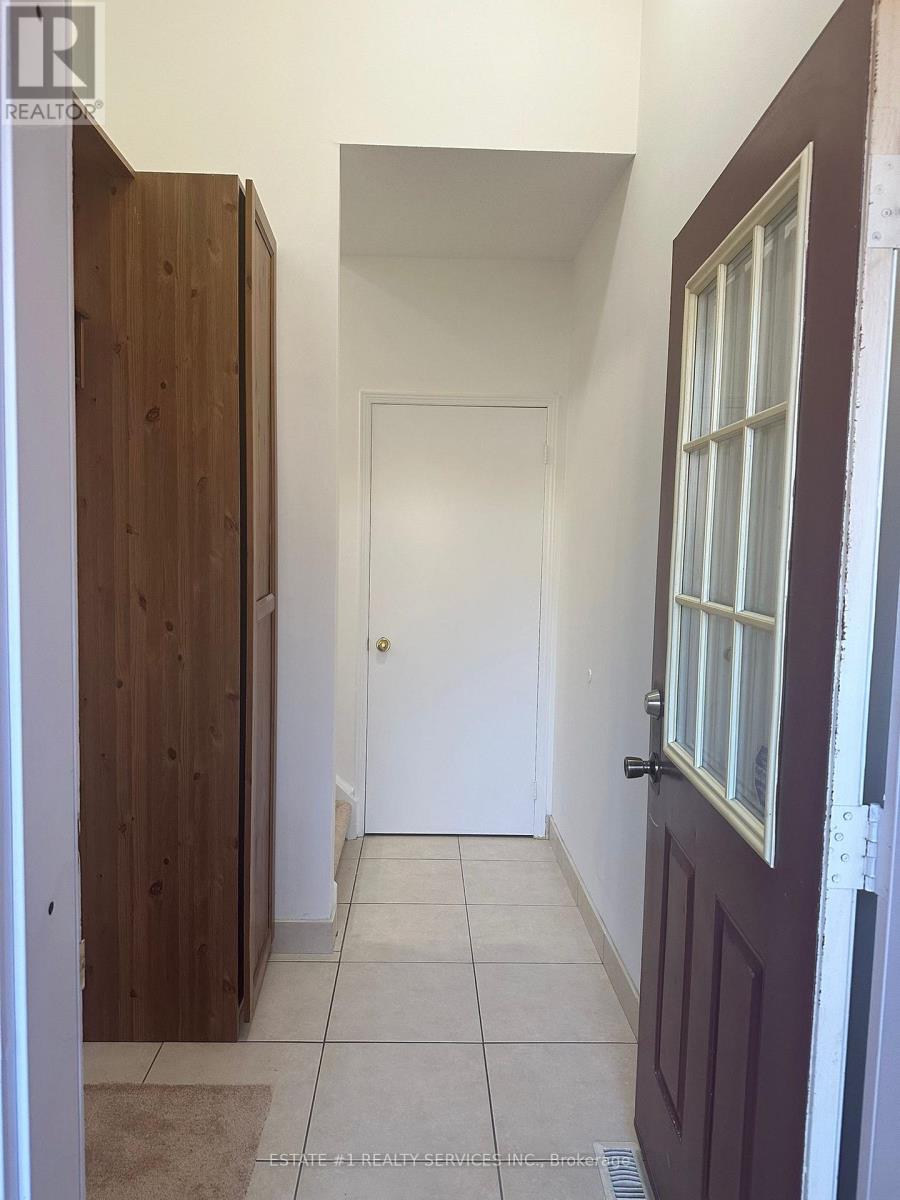 12 Rougehaven Way, Markham, Ontario L3P 7W5 - Photo 5 - N12527374