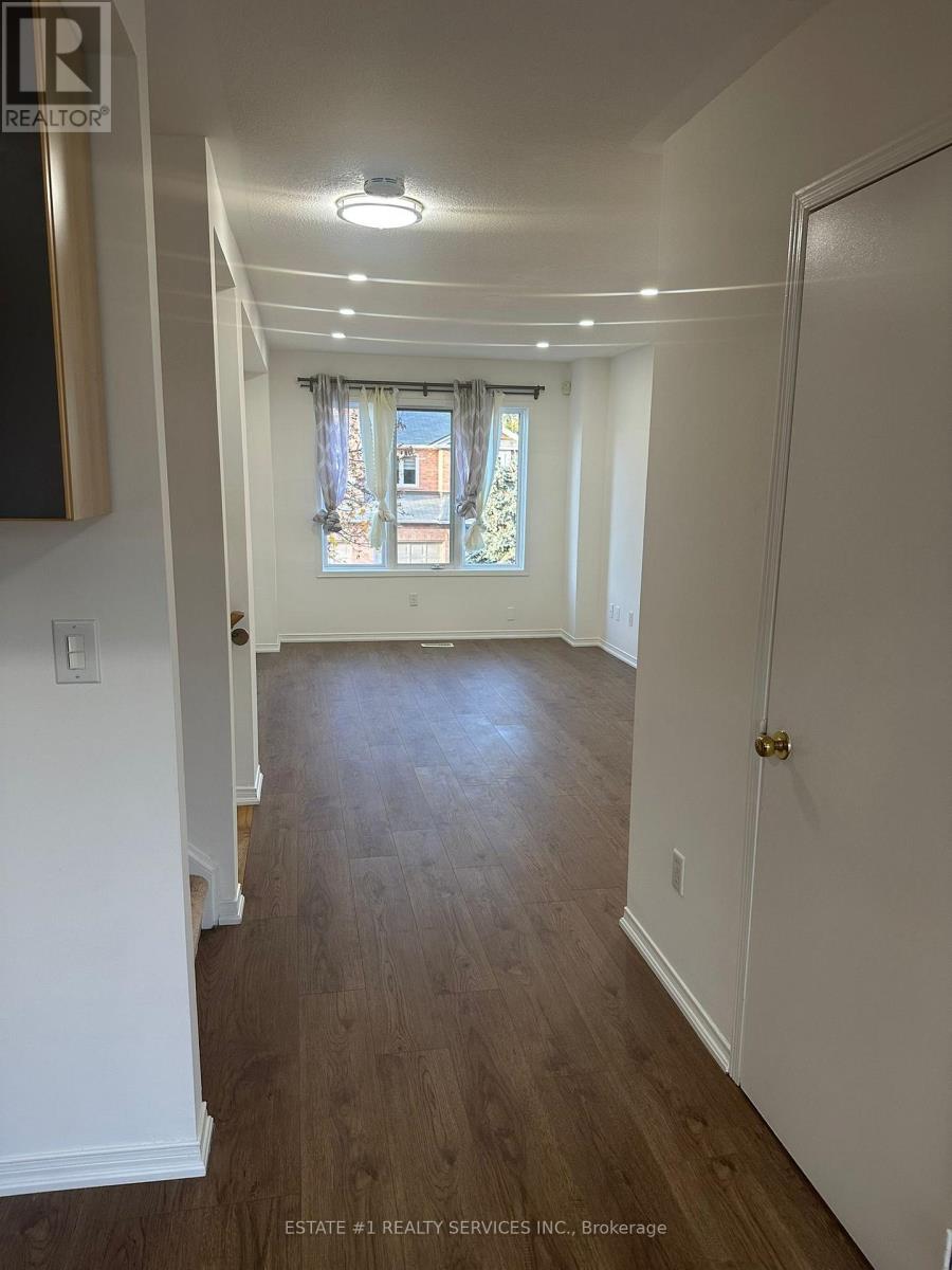 12 Rougehaven Way, Markham, Ontario L3P 7W5 - Photo 8 - N12527374